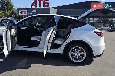 Позашляховик / Кросовер Tesla Model Y 2021 в 