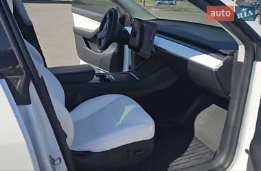 Позашляховик / Кросовер Tesla Model Y 2021 в 