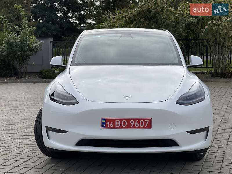 Позашляховик / Кросовер Tesla Model Y 2023 в 