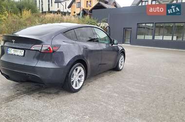 Позашляховик / Кросовер Tesla Model Y 2024 в 