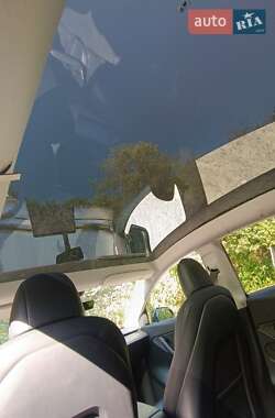 Позашляховик / Кросовер Tesla Model Y 2021 в 