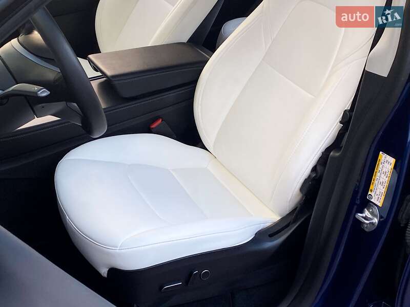 Внедорожник / Кроссовер Tesla Model Y 2022 в Киеве