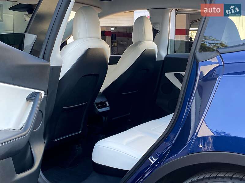 Внедорожник / Кроссовер Tesla Model Y 2022 в Киеве