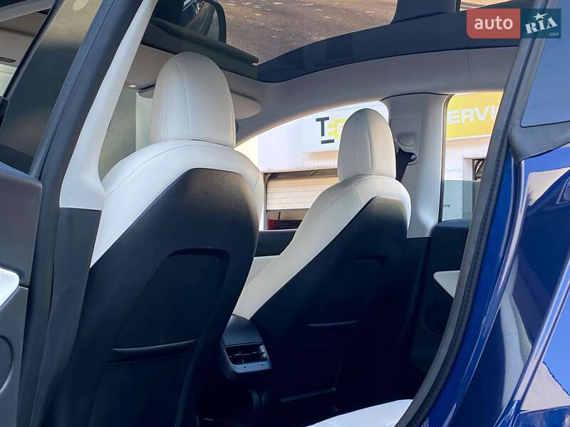 Внедорожник / Кроссовер Tesla Model Y 2022 в Киеве