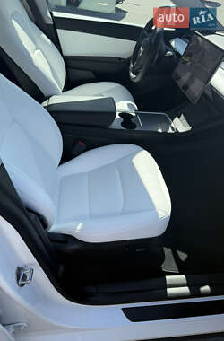 Внедорожник / Кроссовер Tesla Model Y 2021 в 