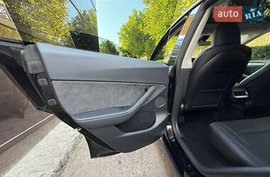 Внедорожник / Кроссовер Tesla Model Y 2024 в 