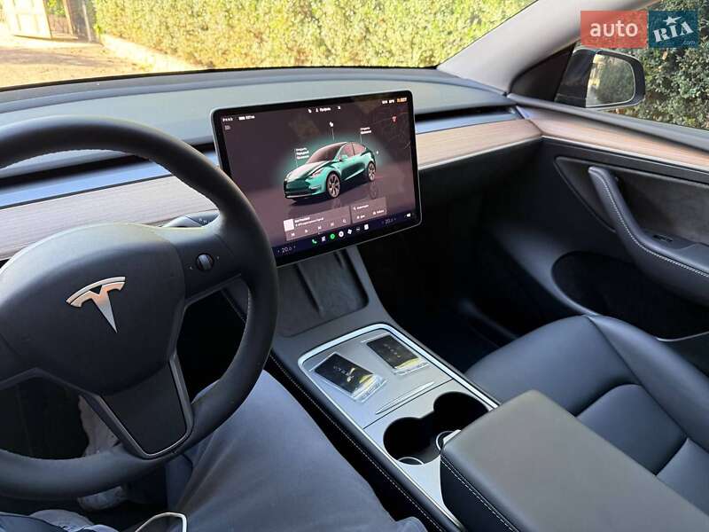 Позашляховик / Кросовер Tesla Model Y 2024 в Харкові