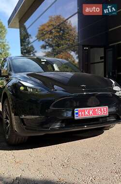 Внедорожник / Кроссовер Tesla Model Y 2024 в 