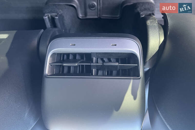 Позашляховик / Кросовер Tesla Model Y 2023 в Коломиї