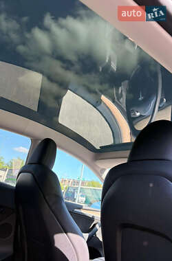 Позашляховик / Кросовер Tesla Model Y 2022 в 