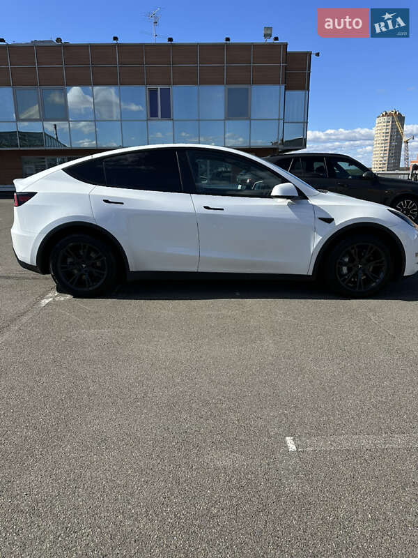 Позашляховик / Кросовер Tesla Model Y 2021 в Києві