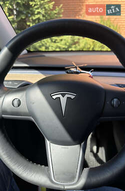 Позашляховик / Кросовер Tesla Model Y 2021 в 