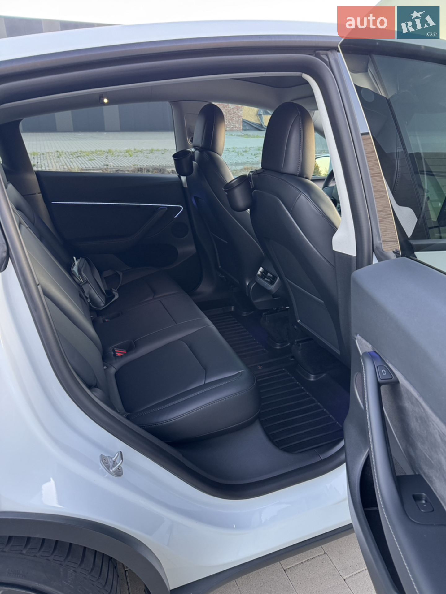 2022 Tesla Model Y - мініатюра 16
