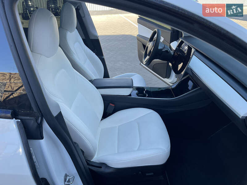 Внедорожник / Кроссовер Tesla Model Y 2020 в Луцке