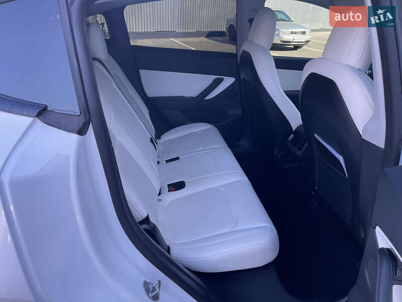 Внедорожник / Кроссовер Tesla Model Y 2020 в Луцке