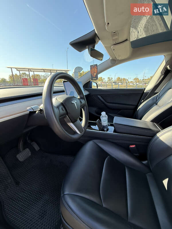 Внедорожник / Кроссовер Tesla Model Y 2020 в Киеве