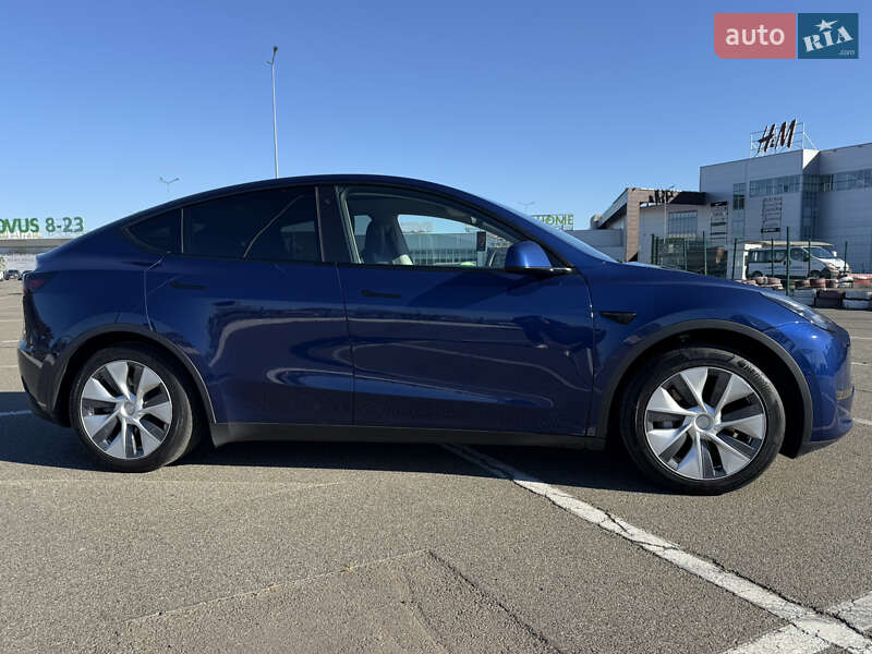 Внедорожник / Кроссовер Tesla Model Y 2020 в Киеве