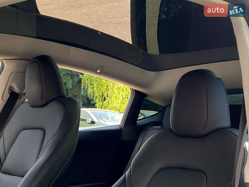 Позашляховик / Кросовер Tesla Model Y 2023 в Києві