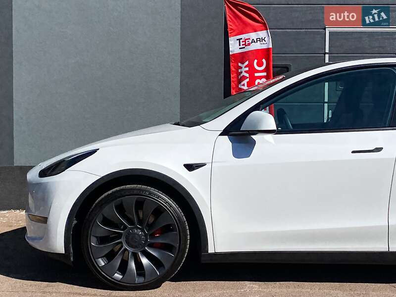 Внедорожник / Кроссовер Tesla Model Y 2022 в Киеве