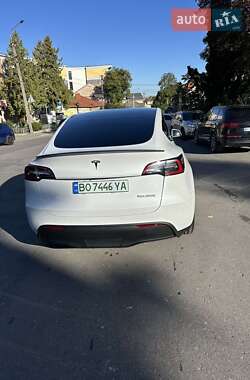 Позашляховик / Кросовер Tesla Model Y 2024 в 