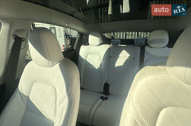 Внедорожник / Кроссовер Tesla Model Y 2024 в 