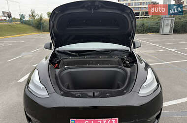 Внедорожник / Кроссовер Tesla Model Y 2022 в 