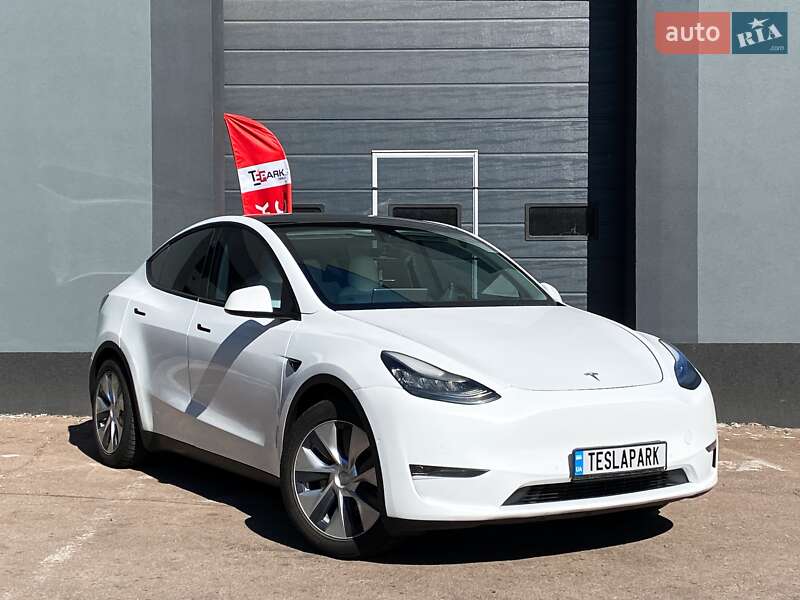 Tesla Model Y 2021