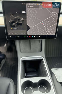 Позашляховик / Кросовер Tesla Model Y 2024 в 