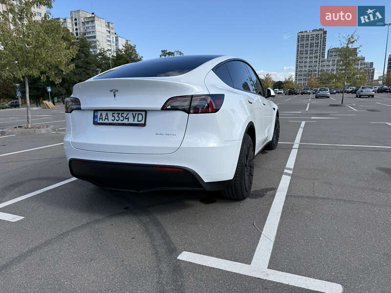 Позашляховик / Кросовер Tesla Model Y 2023 в Києві