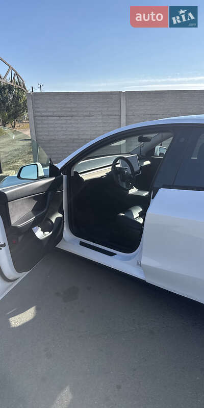 Внедорожник / Кроссовер Tesla Model Y 2021 в Одессе