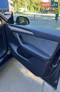 Позашляховик / Кросовер Tesla Model Y 2022 в 