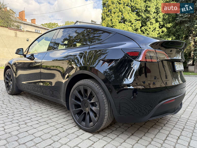 Внедорожник / Кроссовер Tesla Model Y 2023 в Львове