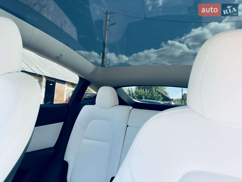 Позашляховик / Кросовер Tesla Model Y 2021 в Чернігові