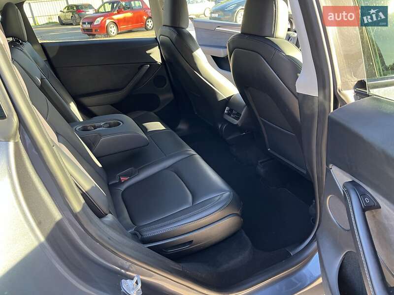 Внедорожник / Кроссовер Tesla Model Y 2023 в Луцке