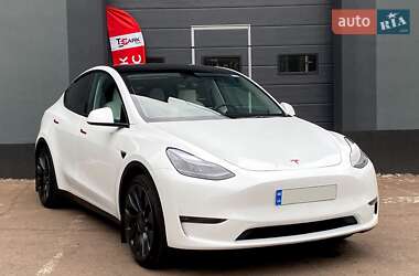 Позашляховик / Кросовер Tesla Model Y 2024 в 