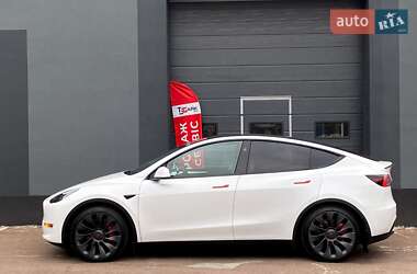 Позашляховик / Кросовер Tesla Model Y 2024 в 
