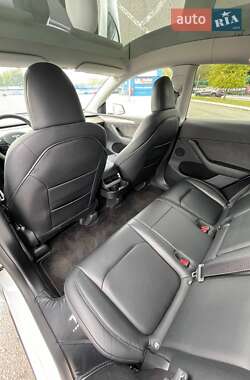 Внедорожник / Кроссовер Tesla Model Y 2023 в Киеве