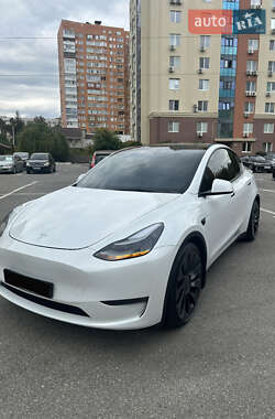 Позашляховик / Кросовер Tesla Model Y 2023 в 