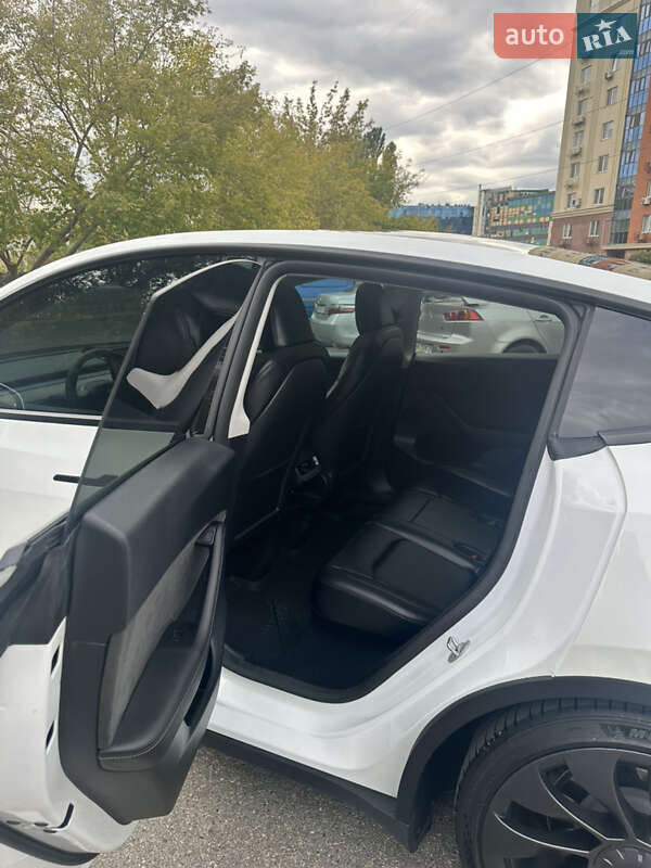 Внедорожник / Кроссовер Tesla Model Y 2023 в Харькове