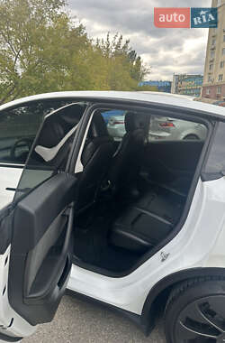Позашляховик / Кросовер Tesla Model Y 2023 в 