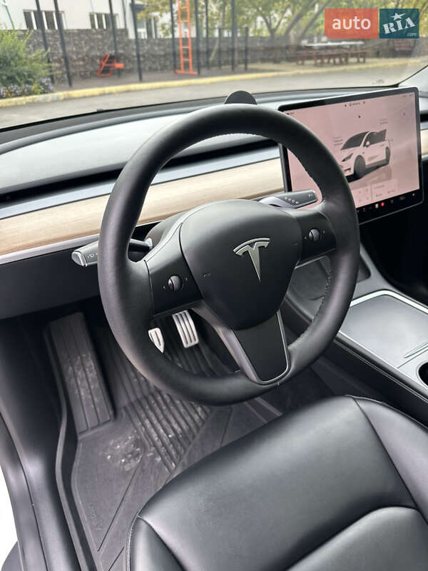 Внедорожник / Кроссовер Tesla Model Y 2023 в Харькове