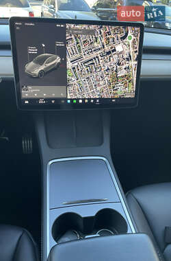 Позашляховик / Кросовер Tesla Model Y 2021 в 