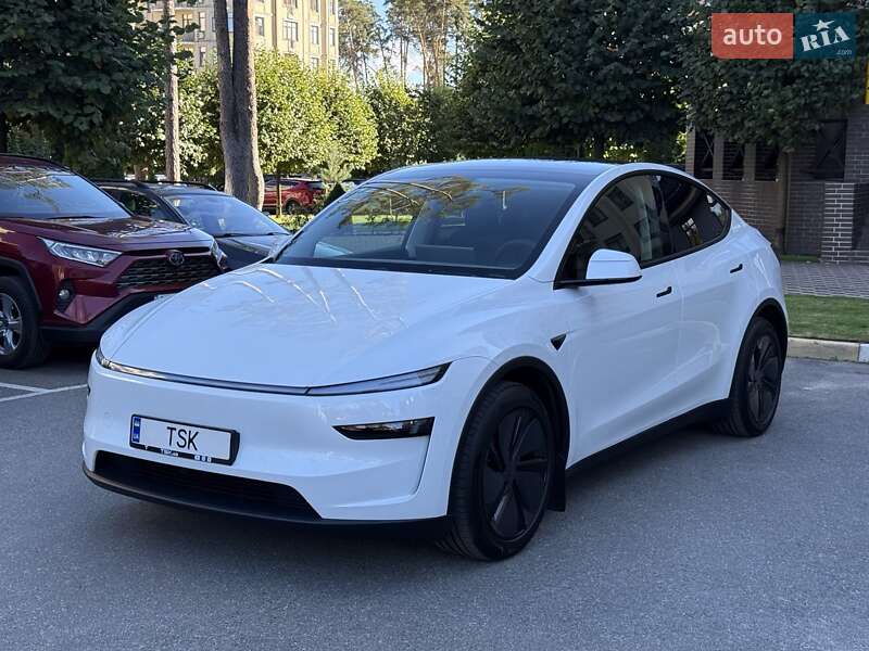 Внедорожник / Кроссовер Tesla Model Y 2025 в Киеве