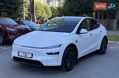 Позашляховик / Кросовер Tesla Model Y 2025 в 