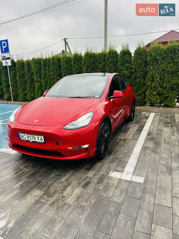 Tesla Model Y 2021