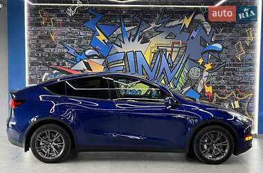 Внедорожник / Кроссовер Tesla Model Y 2024 в 