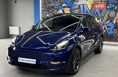 Внедорожник / Кроссовер Tesla Model Y 2024 в 
