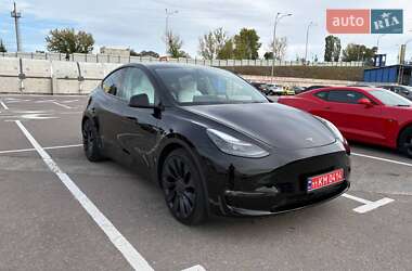 Позашляховик / Кросовер Tesla Model Y 2023 в 