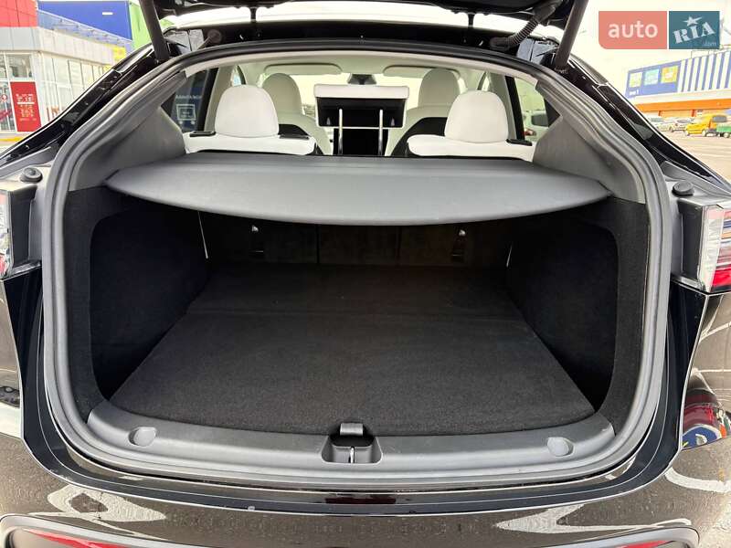 Позашляховик / Кросовер Tesla Model Y 2023 в Харкові