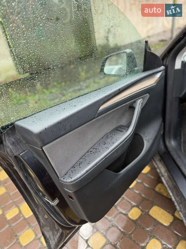 Позашляховик / Кросовер Tesla Model Y 2024 в Вінниці